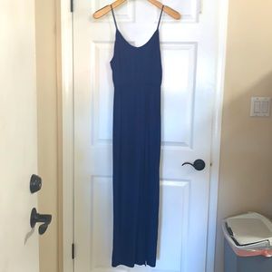 Lulu’s Navy maxi dress. Adjustable straps, slit in front of dress size small